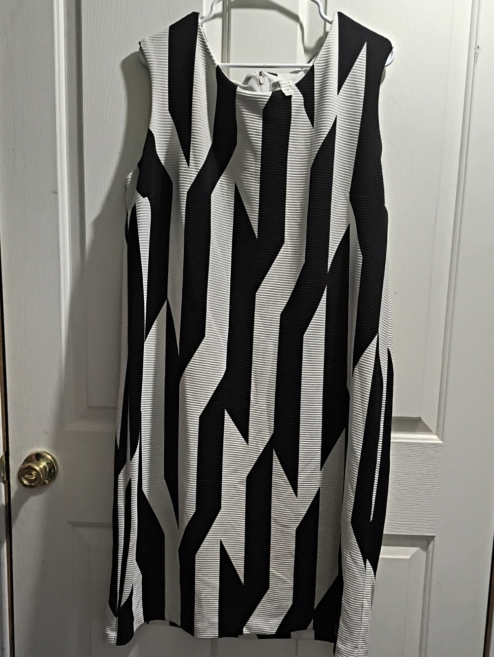 Cato Black & White Geometric Sleeveless Shift Dress